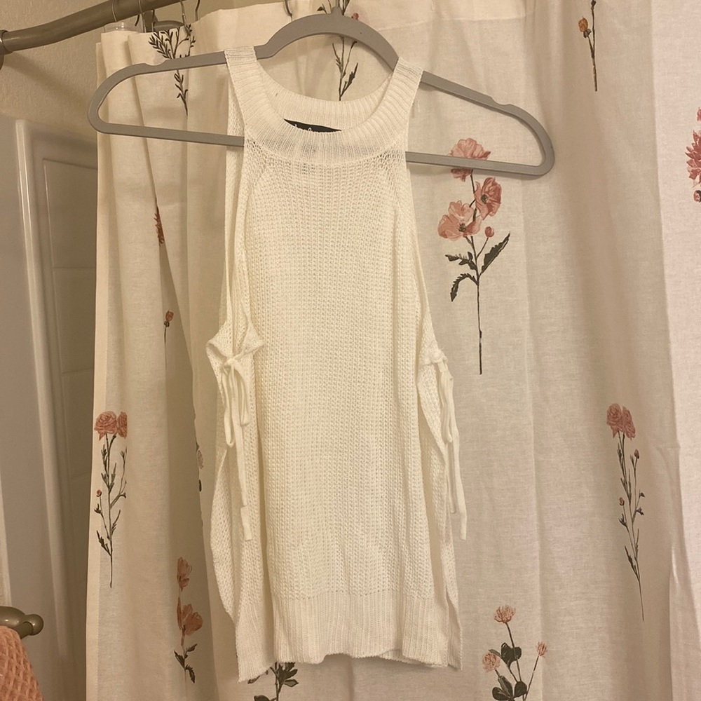 Side-tie tank